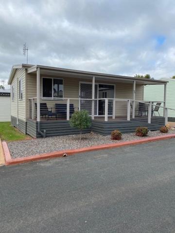 Treehaven Tourist Park Hotel Bomaderry Exterior photo